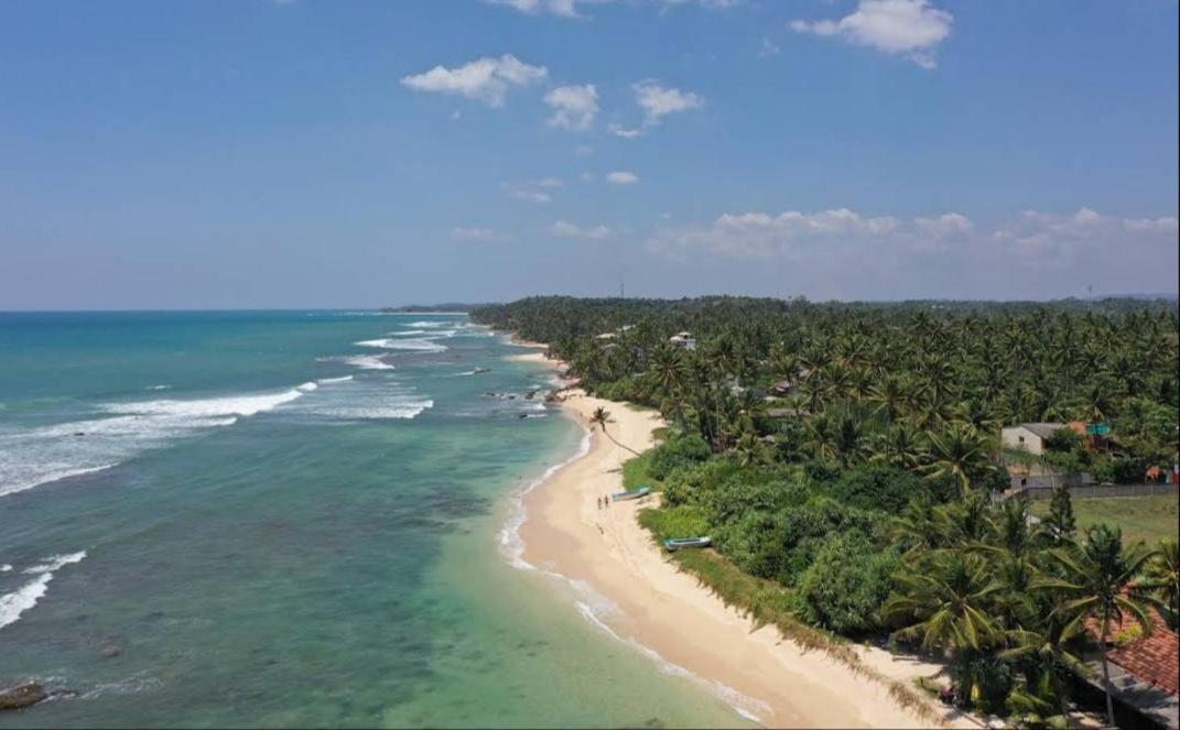 Blue Corals Beach Bungalow Matara Bagian luar foto