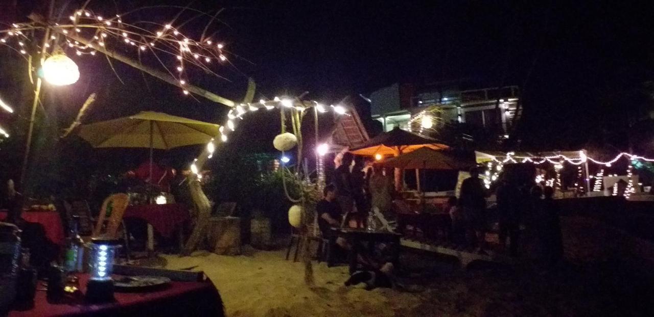 Blue Corals Beach Bungalow Matara Bagian luar foto